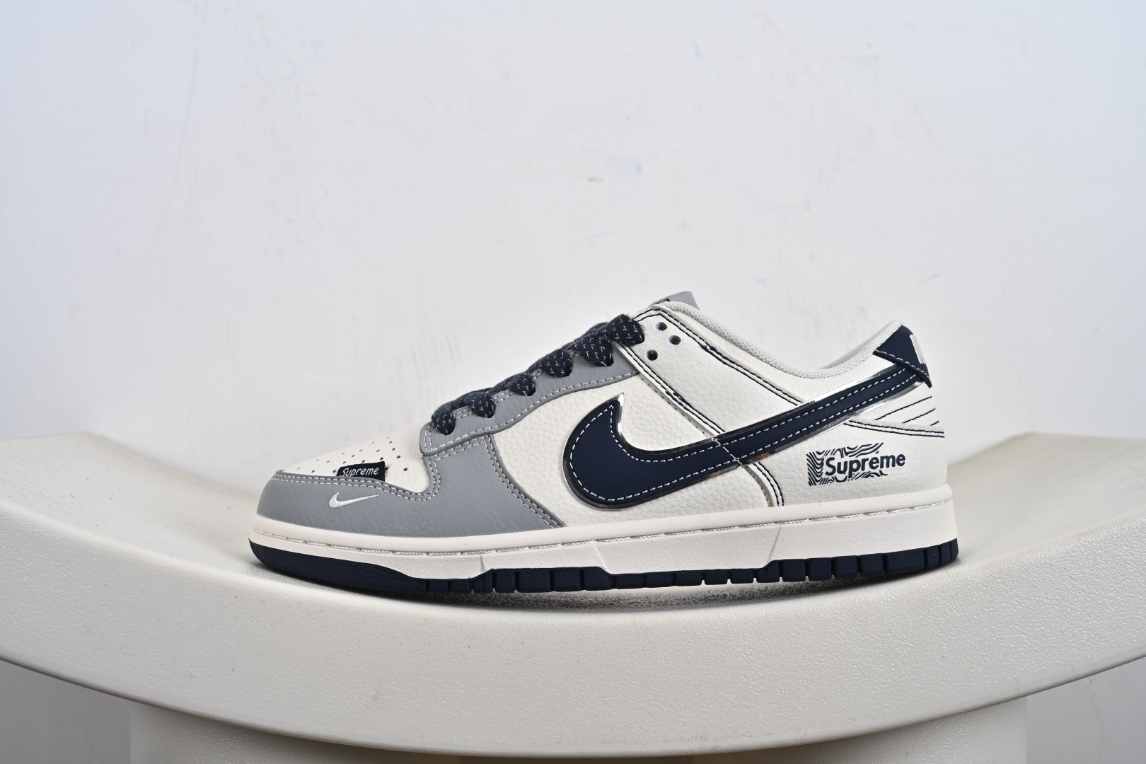定制版Nike SB Dunk Low“SUP联名——灰白蓝配色” 高端定制 低帮休闲板鞋 SD6868-102