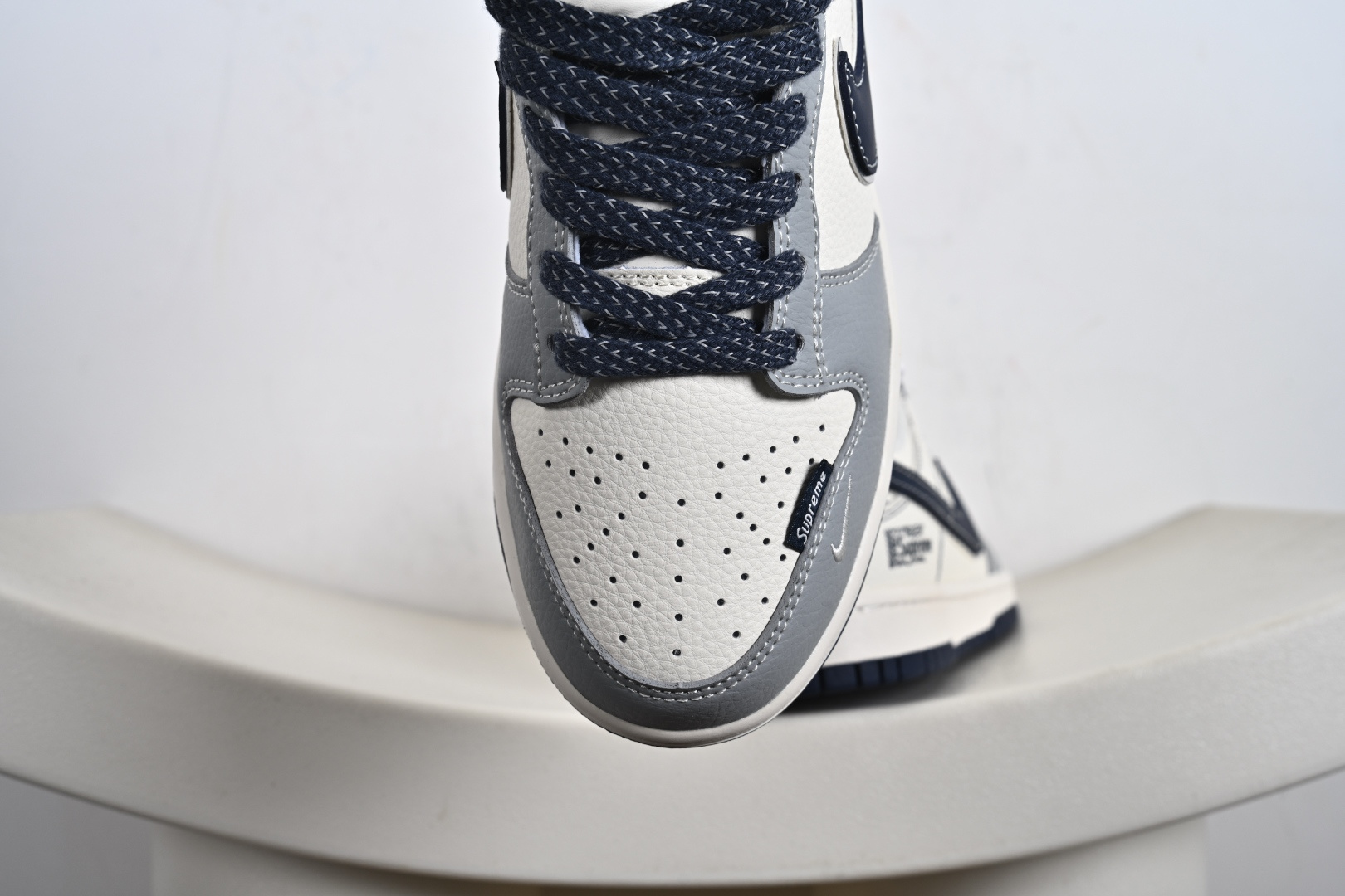 定制版Nike SB Dunk Low“SUP联名——灰白蓝配色” 高端定制 低帮休闲板鞋 SD6868-102