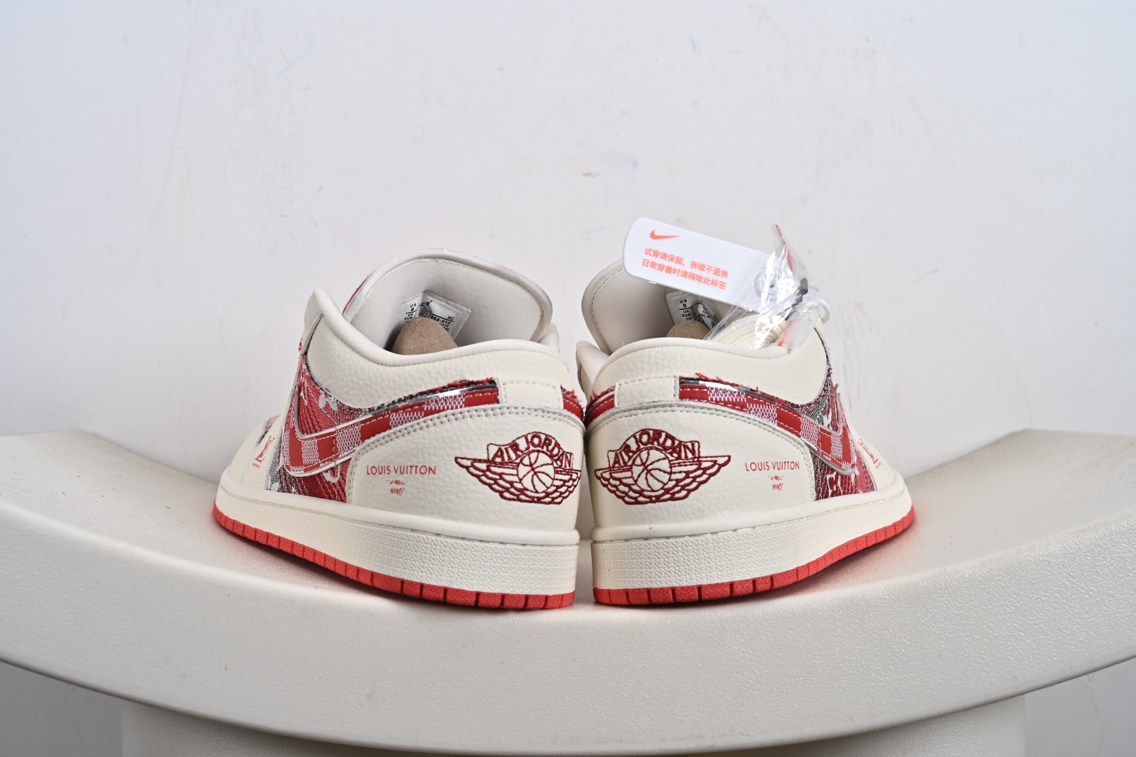定制版Air Jordan 1 Low AJ1 乔1 “LV路易威登联名---米白红帆布牛仔印花”高端定制 低帮复古篮球鞋 QG1988-010