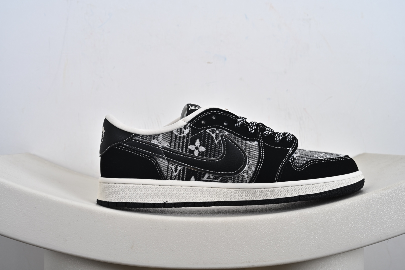 Travis Scott x Fragment Design x Jordan Air Jordan 1 Low OG SP “路易威登LV联名---黑灰帆布LV印花” XS2025-063