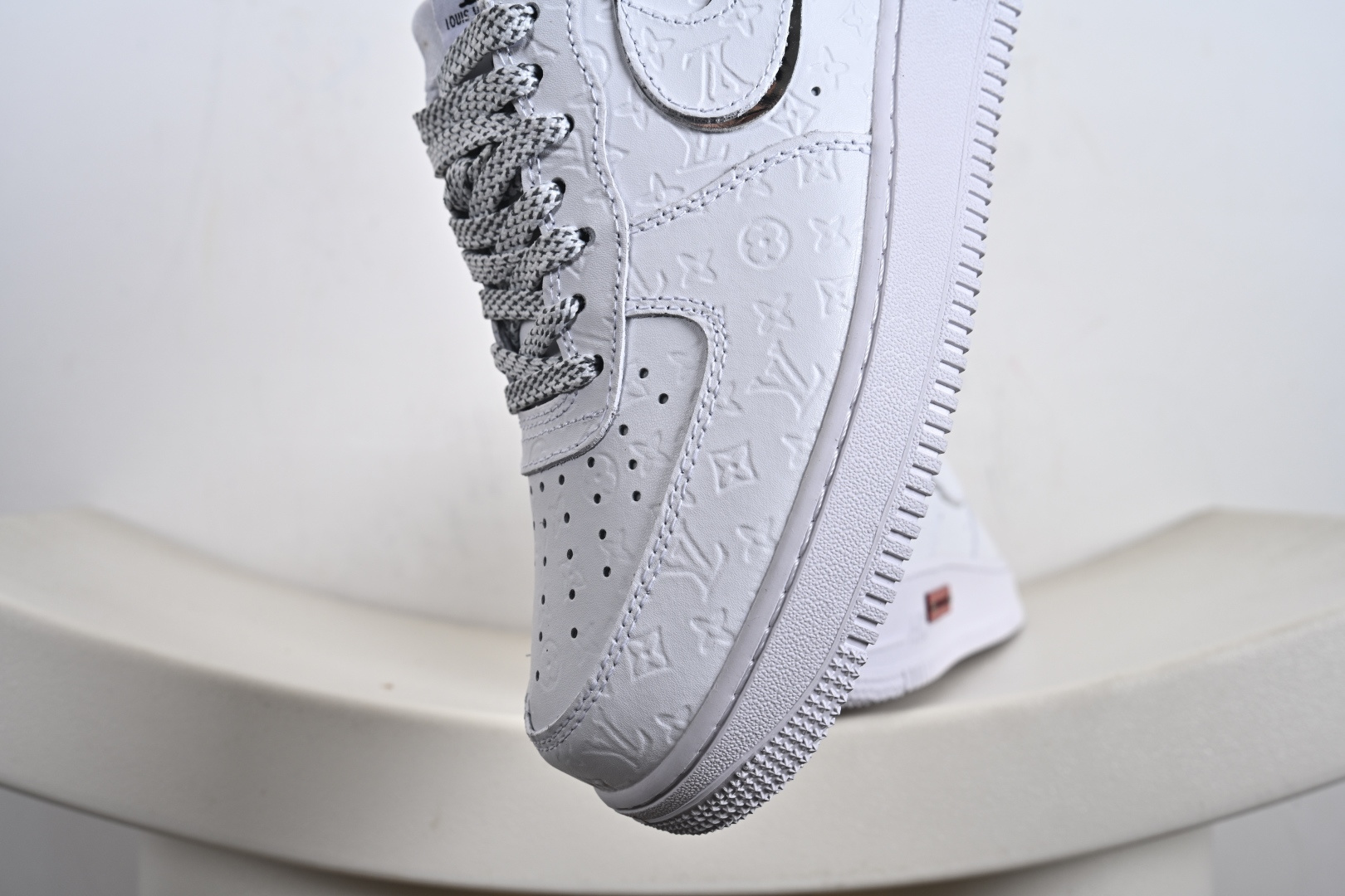 高端定制Nike Air Force 1 '07 Low “路易威登LV联名--- 纯白lv立体印花” 高端定制 低帮休闲板鞋 XL1979-110