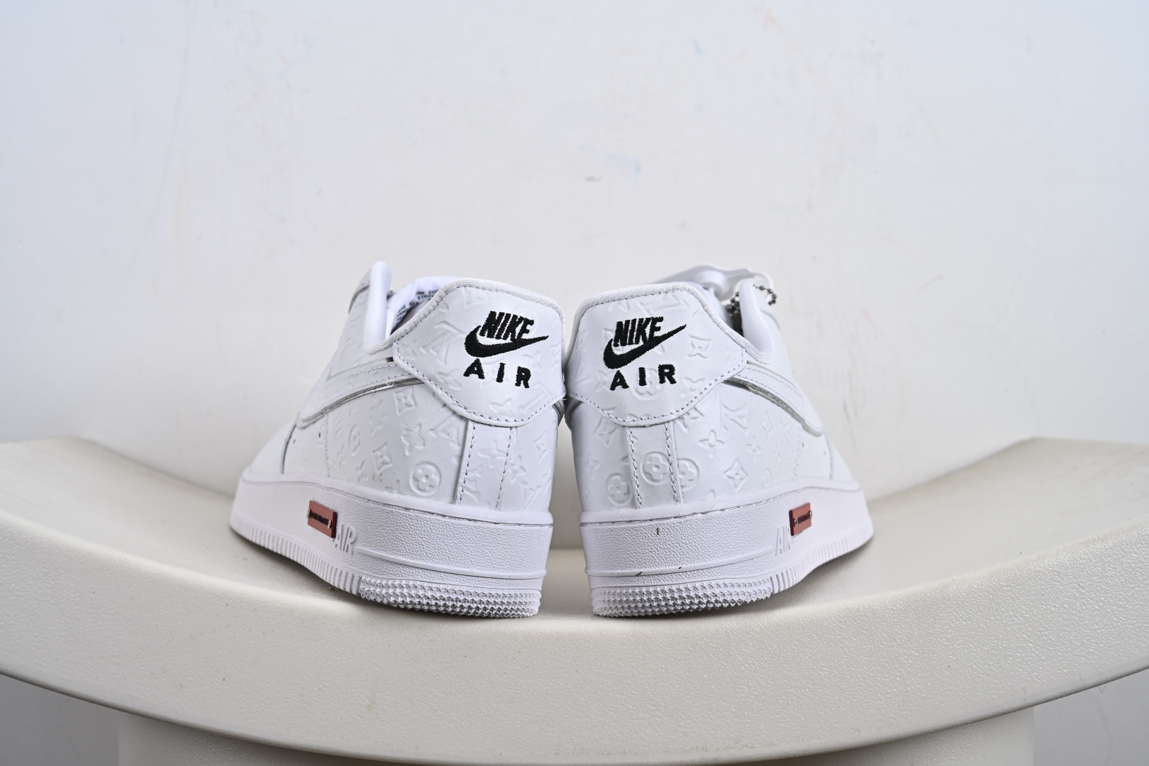 高端定制Nike Air Force 1 '07 Low “路易威登LV联名--- 纯白lv立体印花” 高端定制 低帮休闲板鞋 XL1979-110