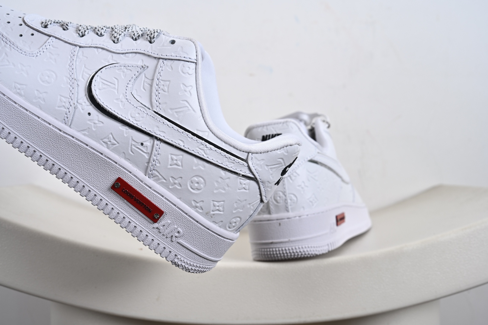 高端定制Nike Air Force 1 '07 Low “路易威登LV联名--- 纯白lv立体印花” 高端定制 低帮休闲板鞋 XL1979-110