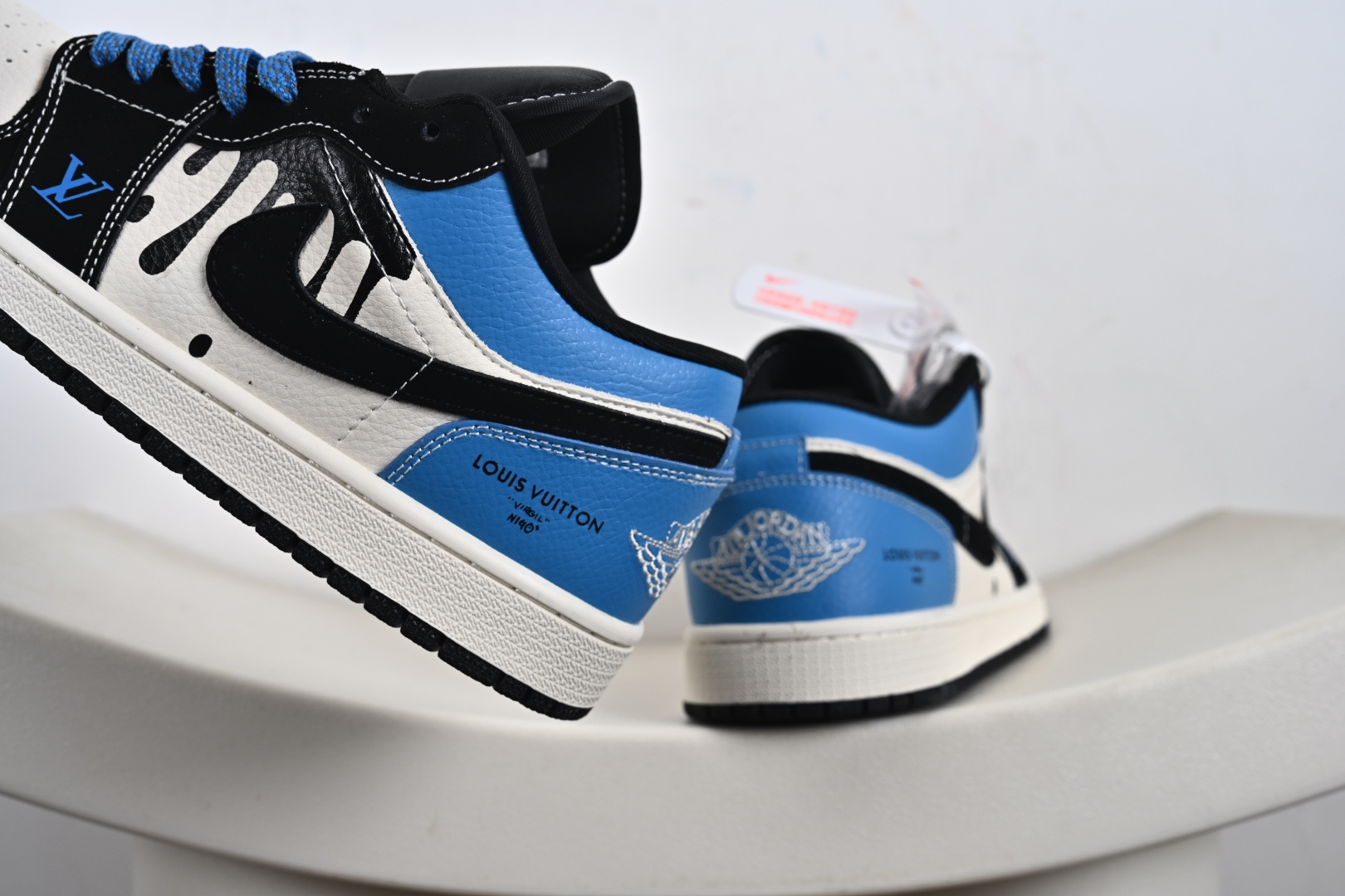 Nike Jordan Air Jordan 1 “LV联名——创意米黑蓝” 高端定制 乔丹低帮休闲板鞋 QJ2025-001