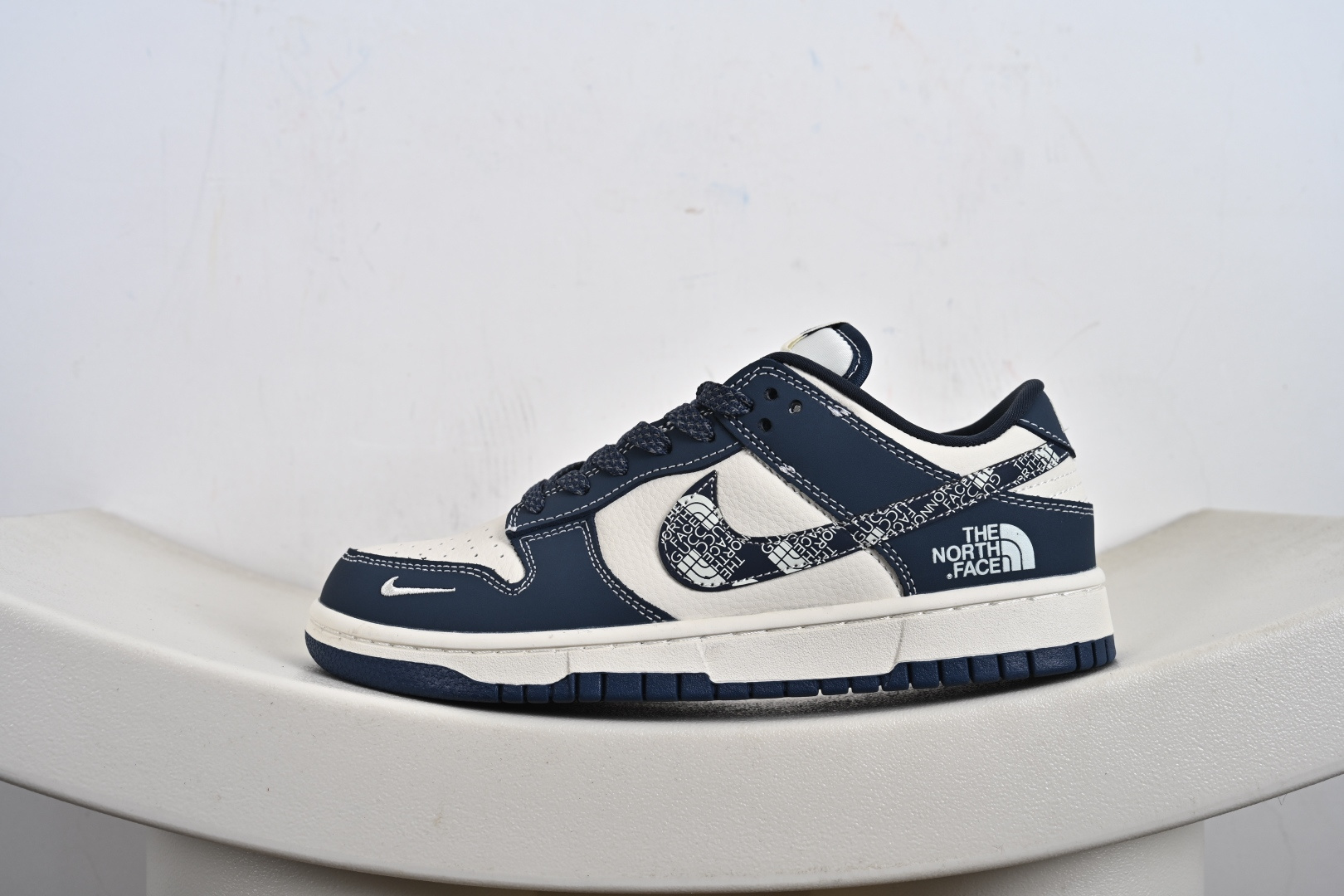 Nike SB Dunk Low“ 北面联名——水墨蓝”周年高端定制 低帮休闲板鞋 DG2025-003