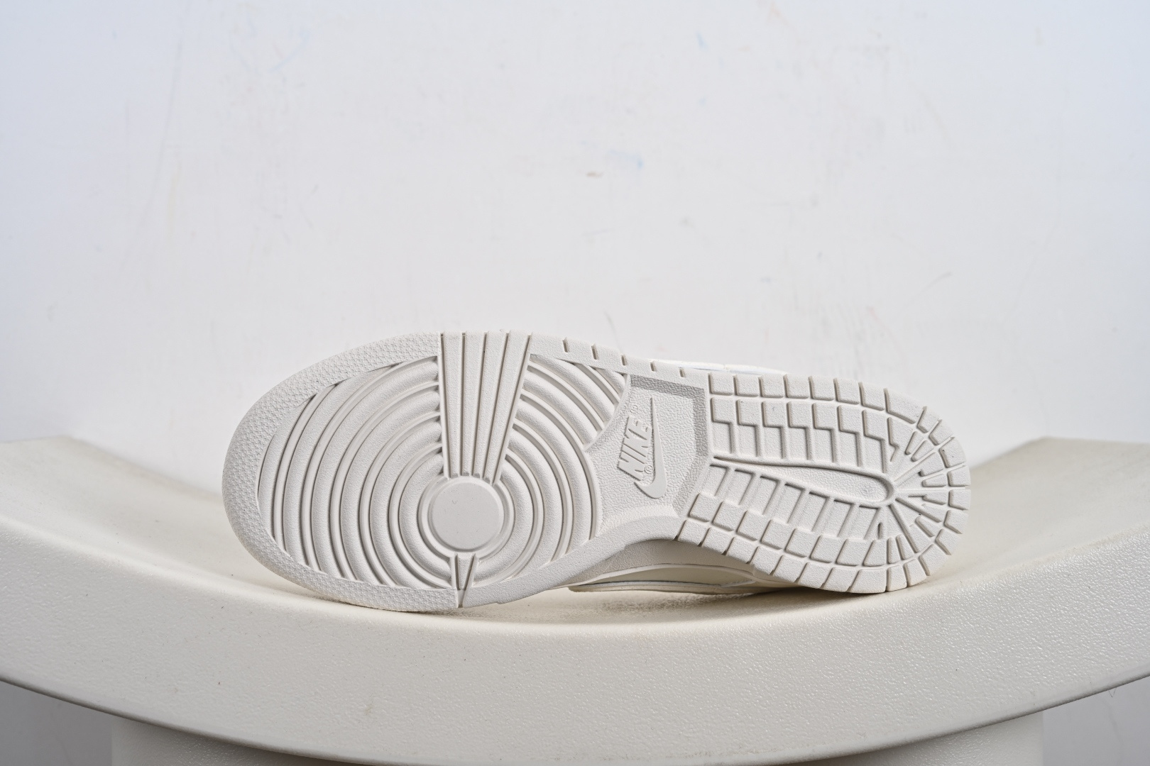 Nike SB Dunk Low Supreme联名 CS1688-109