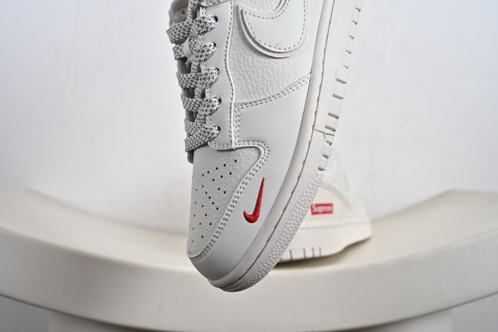 Nike SB Dunk Low Supreme联名 CS1688-109