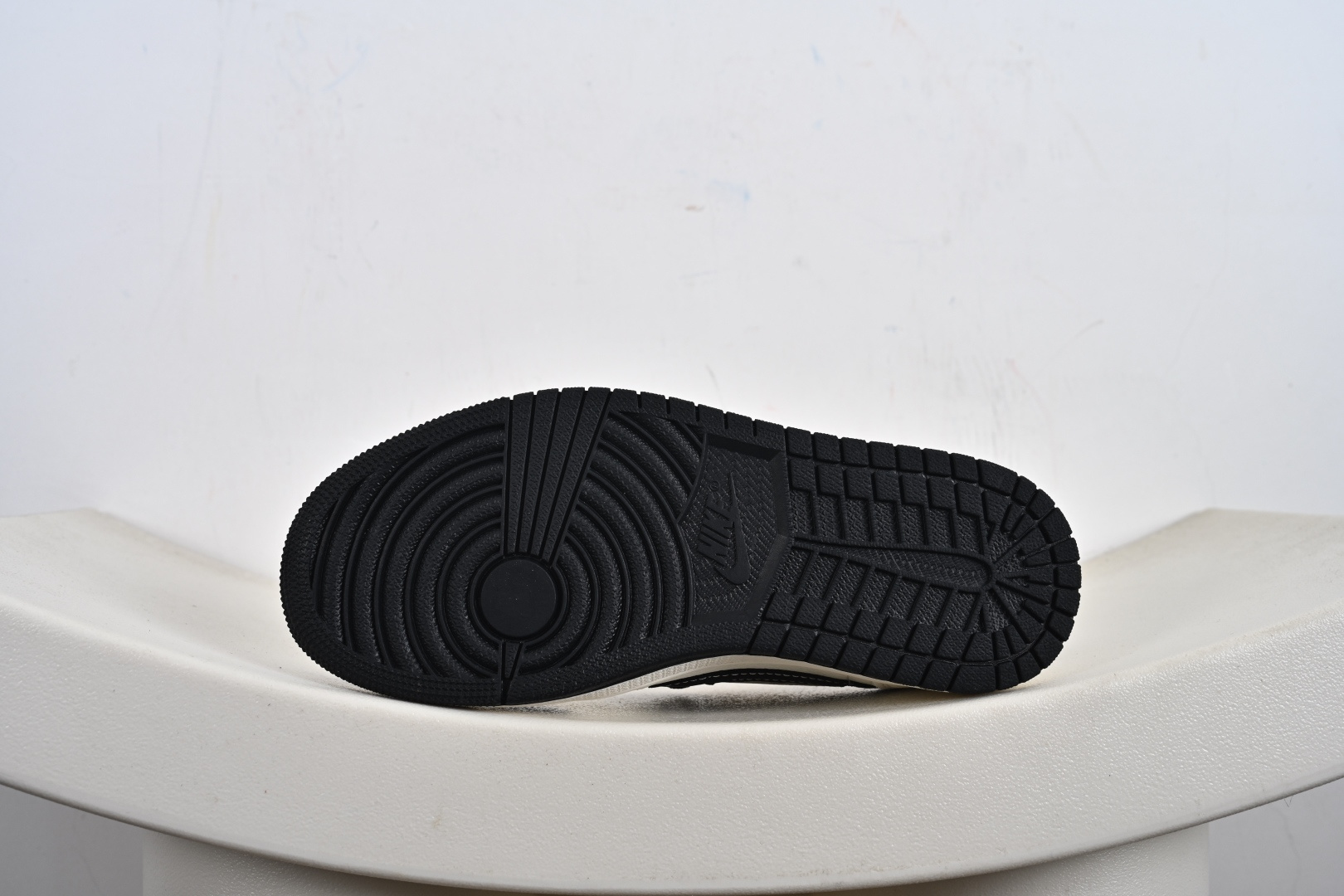 Travis Scott x Fragment Design x Jordan Air Jordan 1 Low OG SP “米黑拉布布” JW1188-161