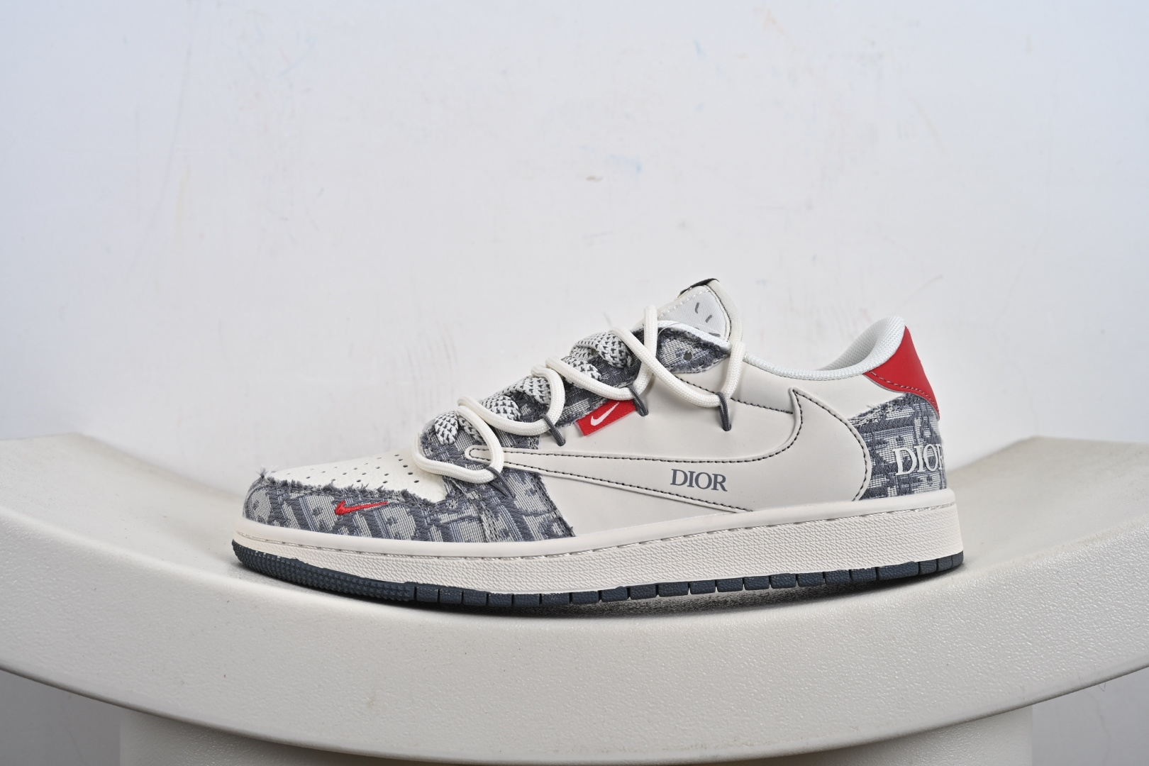 Travis Scott x Fragment Design x Jordan Air Jordan 1 Low OG SP 迪奥联名-米灰牛仔布红标” HT5088-602