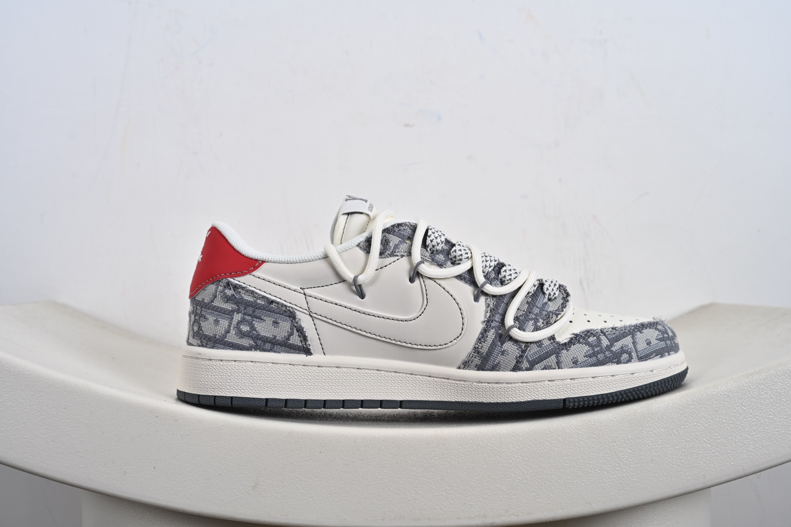 Travis Scott x Fragment Design x Jordan Air Jordan 1 Low OG SP 迪奥联名-米灰牛仔布红标” HT5088-602