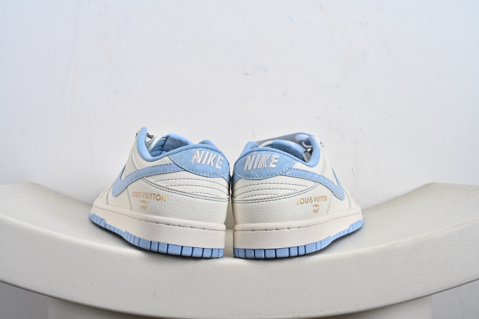 Nike SB Dunk Low“ LV联名——米白冰蓝金标” 周年高端定制 低帮休闲板鞋 JP1628-005