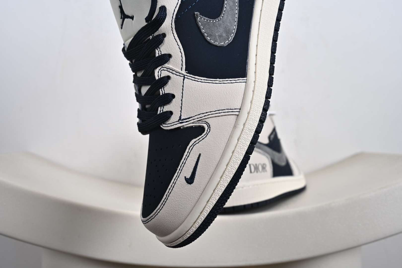 定制版Air Jordan 1 Low DIOR 联名 低帮休闲板鞋 QR2025-001