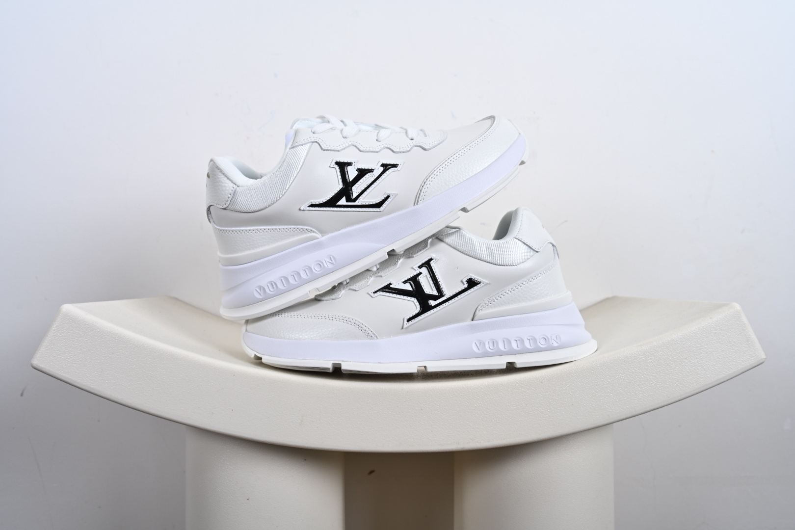 路易威登/Louis Vuitton LV路易威登板鞋 DM9U5PMI02N11 新款 LV Trainer最新配色运动鞋 L家 篮球鞋风格运动鞋