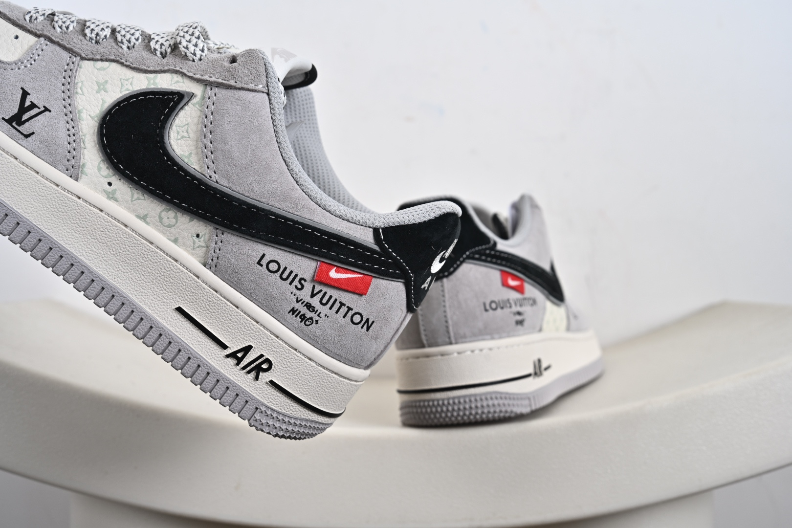 Nike AIR FORCE 1 定制联名 MZ9588-810