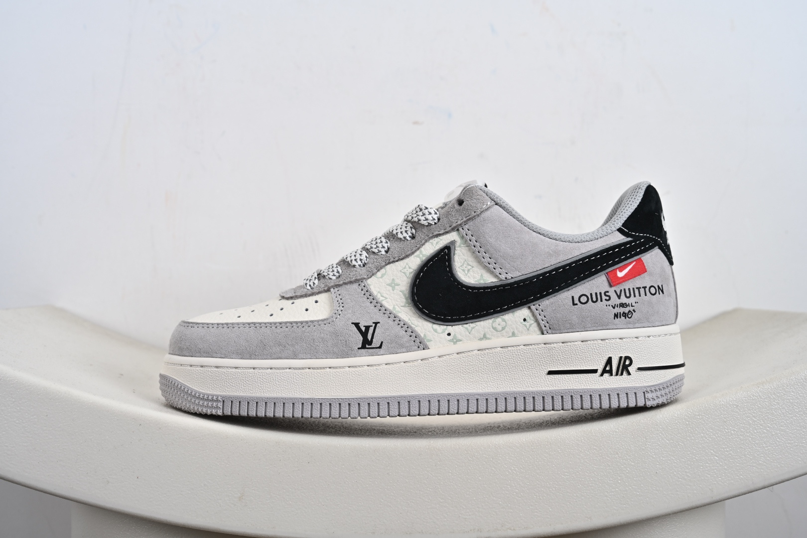 Nike AIR FORCE 1 定制联名 MZ9588-810