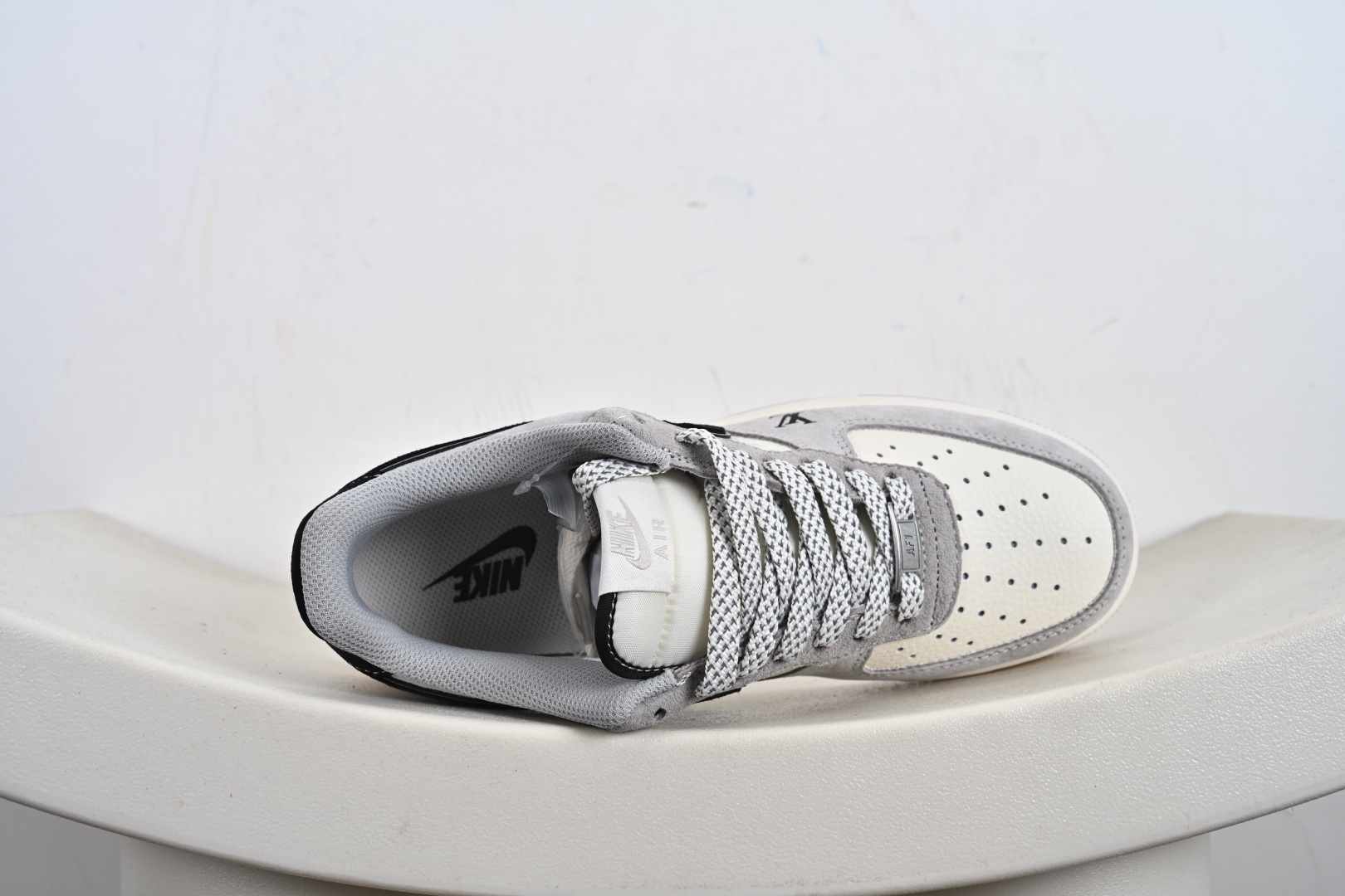 Nike AIR FORCE 1 定制联名 MZ9588-810