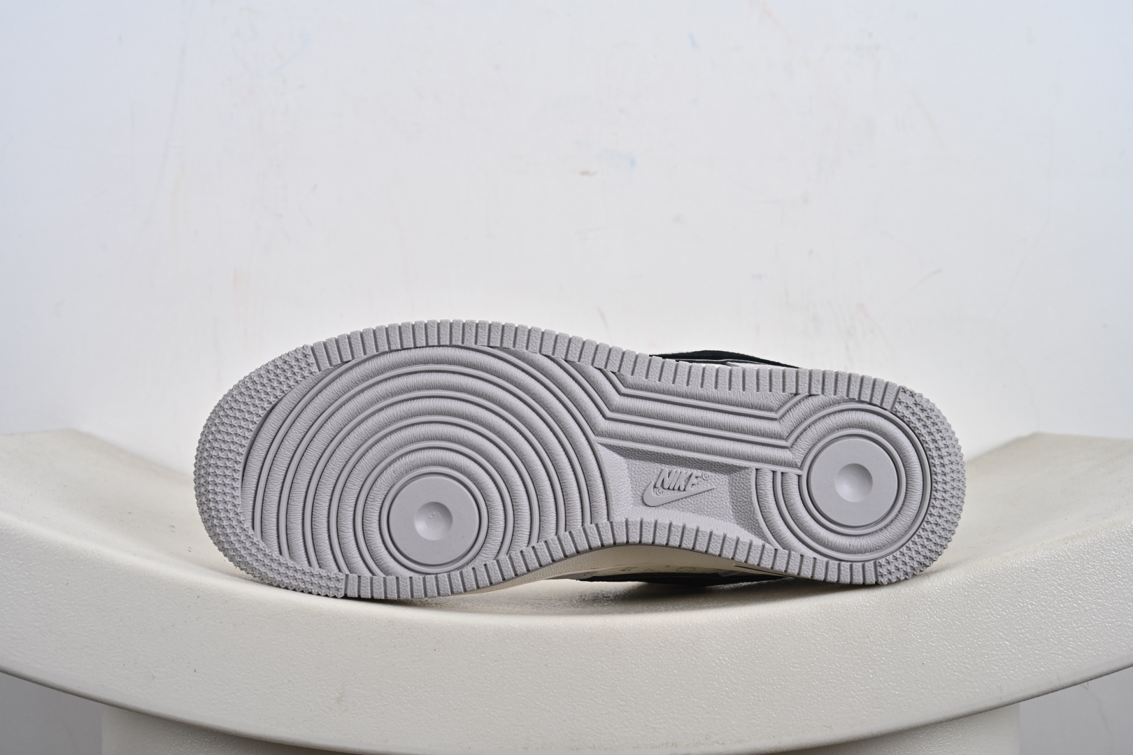 Nike AIR FORCE 1 定制联名 MZ9588-810