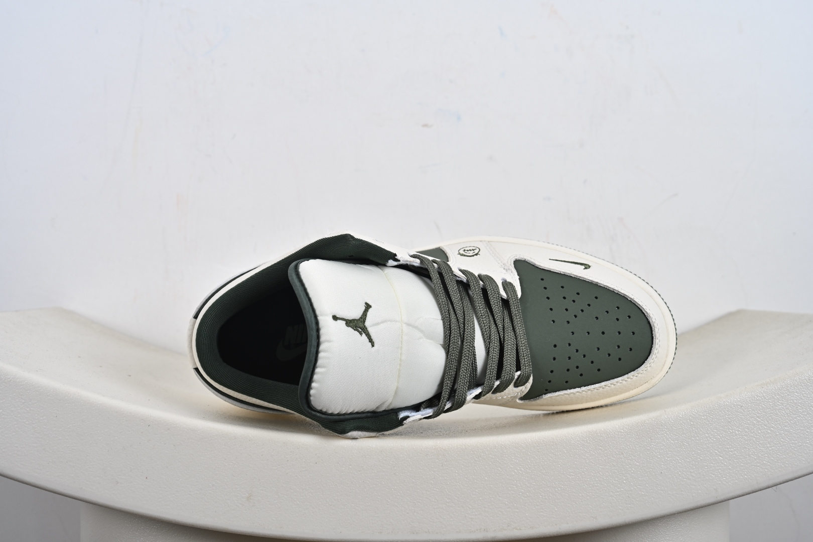 定制版Nike Jordan Air Jordan 1“古驰联名——浅绿米花勾” 高端定制 低帮 复古 减震 防滑 耐磨 篮球鞋 QR2025-002