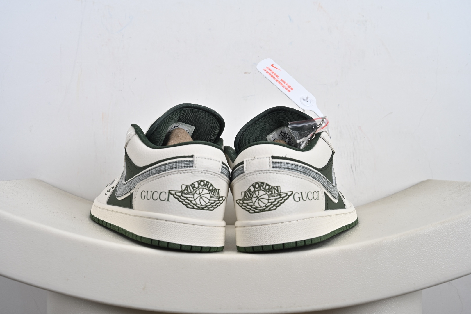 定制版Nike Jordan Air Jordan 1“古驰联名——浅绿米花勾” 高端定制 低帮 复古 减震 防滑 耐磨 篮球鞋 QR2025-002