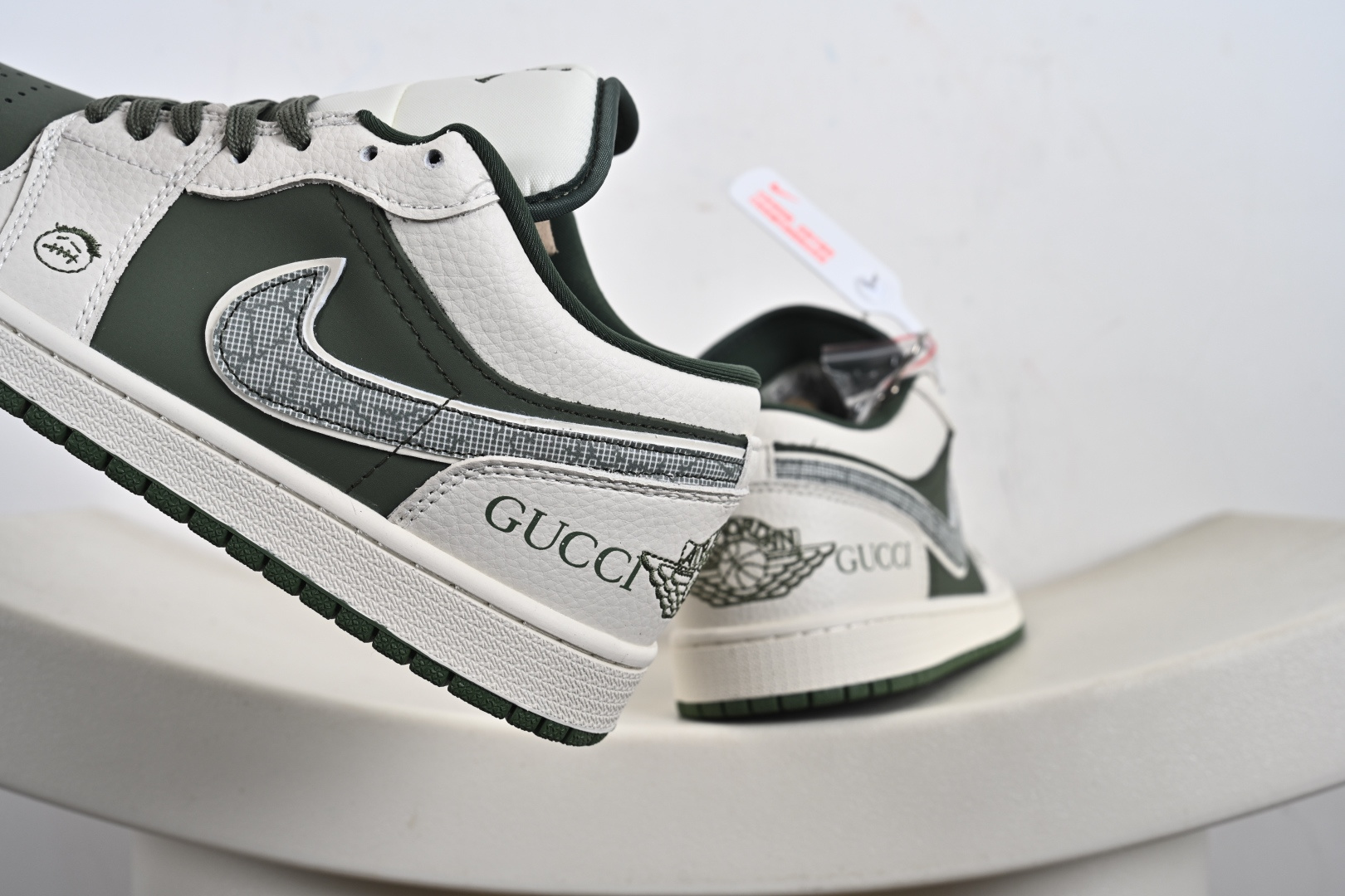 定制版Nike Jordan Air Jordan 1“古驰联名——浅绿米花勾” 高端定制 低帮 复古 减震 防滑 耐磨 篮球鞋 QR2025-002