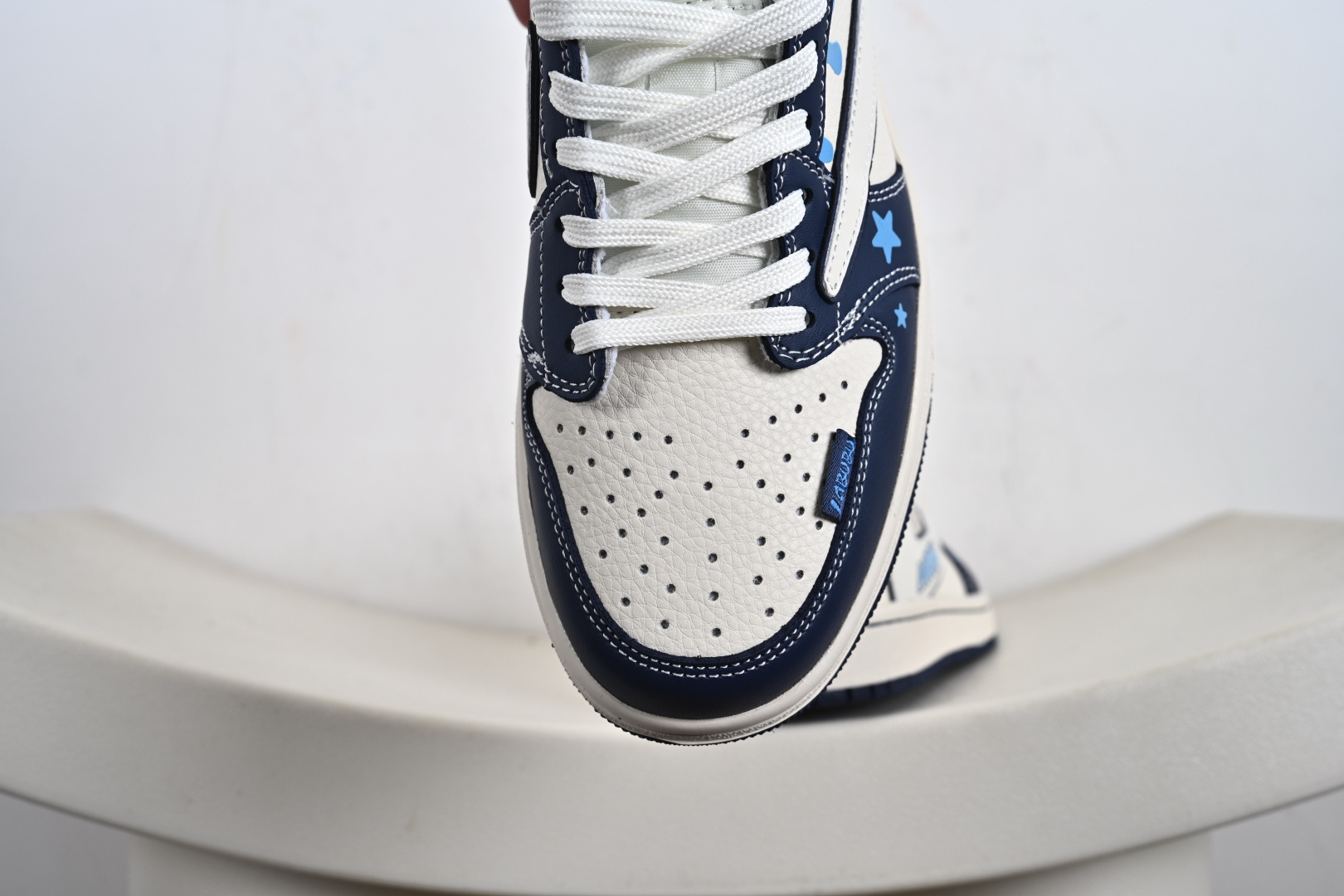 定制版Labubu x Travis Scott x Air Jordan 1 Low 拉布布 x AJ1 低帮 梦幻蓝白倒钩 DZ5899-017