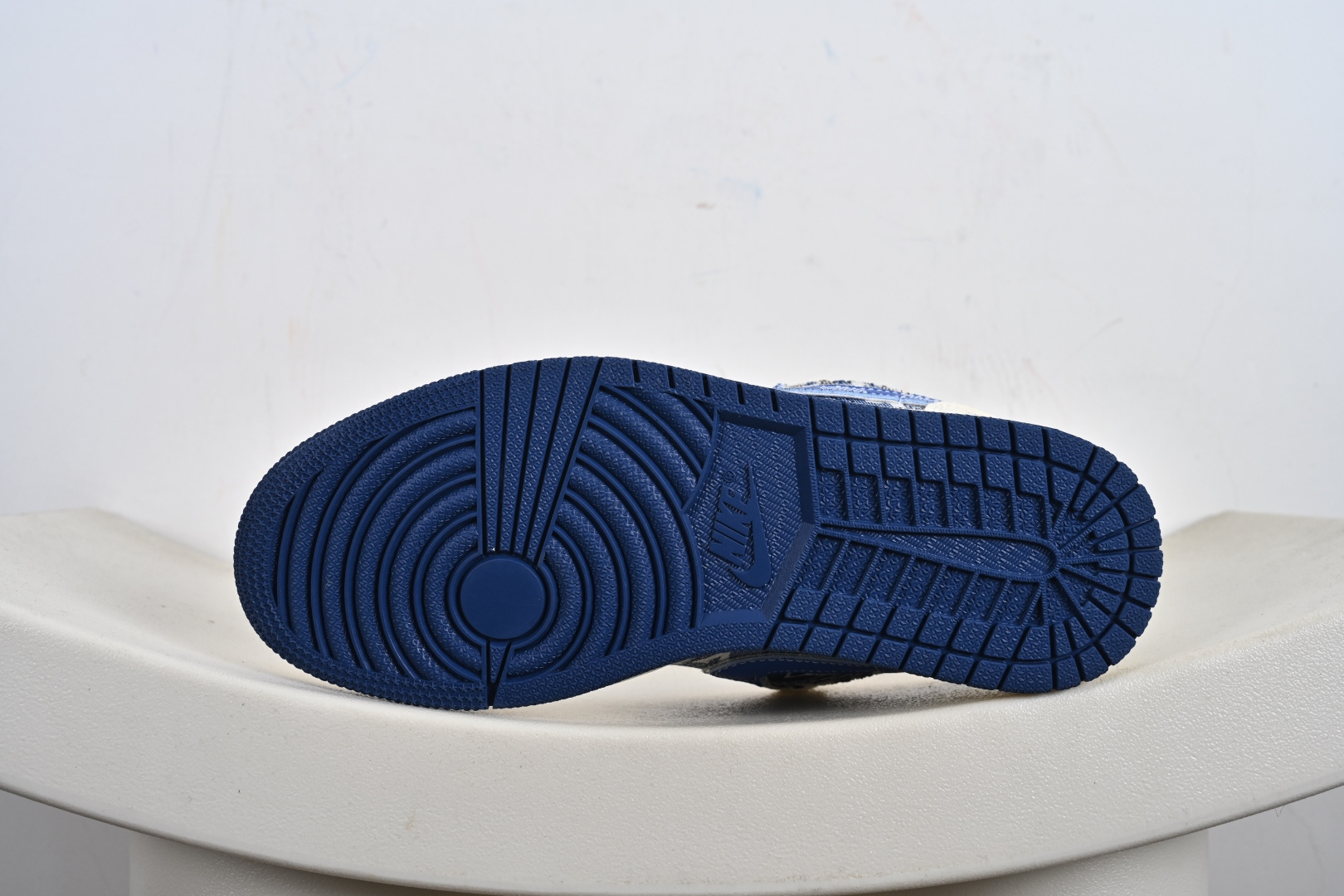 高端定制Air Jordan 1 Low AJ1 乔1 “LV路易威登联名---白蓝帆布印花”高端定制 低帮复古篮球鞋 QG1988-009