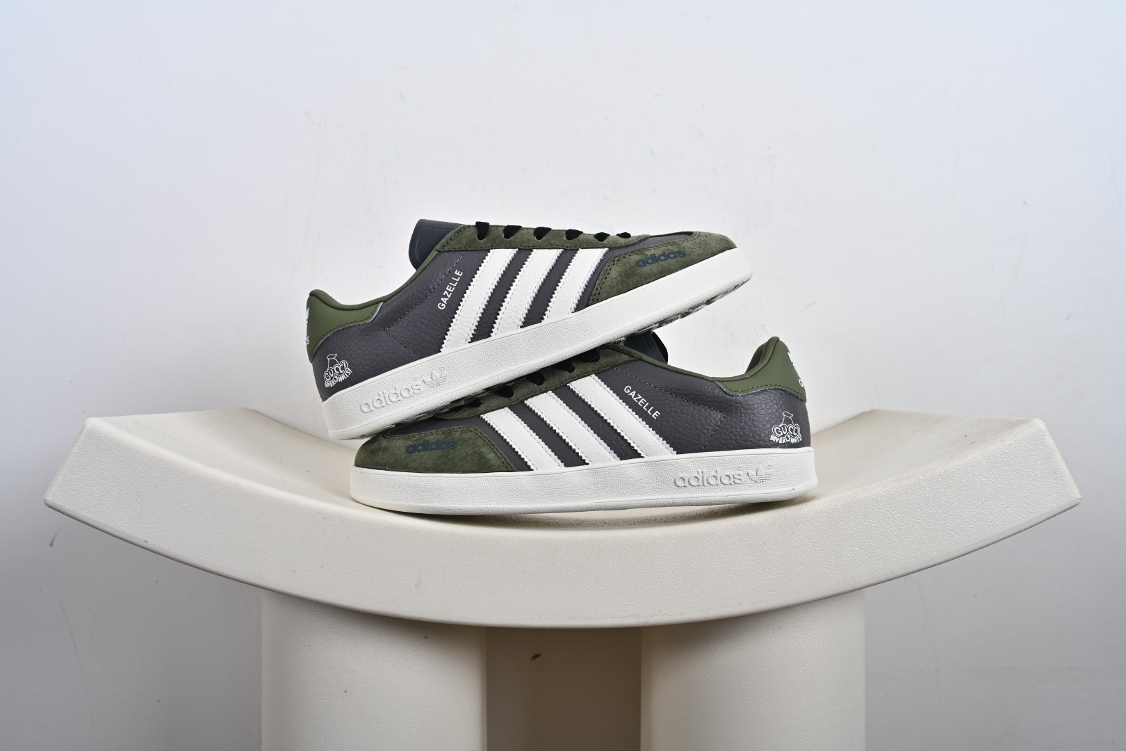 阿迪达斯 Adidas Originals Gazelle INdoor x Stussy 低帮休闲运动板鞋 DD6602 DD6601 DD6603 DD6605 DD6604 DD6607 DD6606 DD6608 DD6609 DD6610