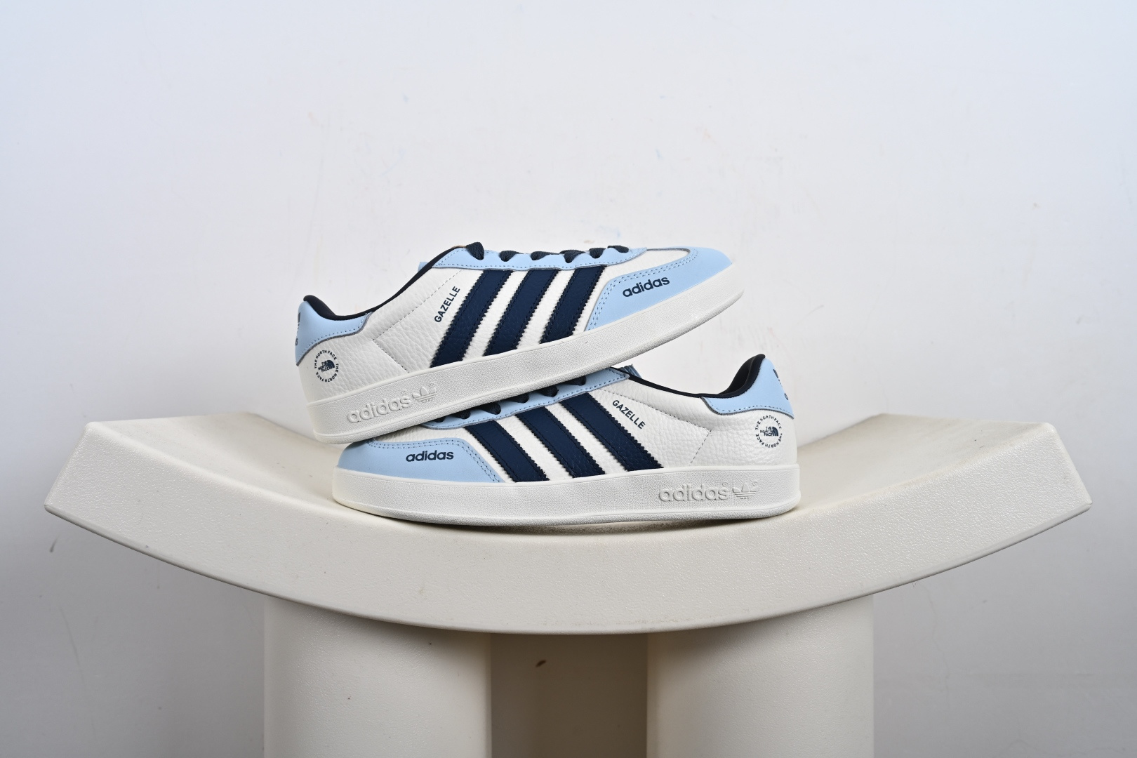 阿迪达斯 Adidas Originals Gazelle INdoor x Stussy 低帮休闲运动板鞋 DD6602 DD6601 DD6603 DD6605 DD6604 DD6607 DD6606 DD6608 DD6609 DD6610