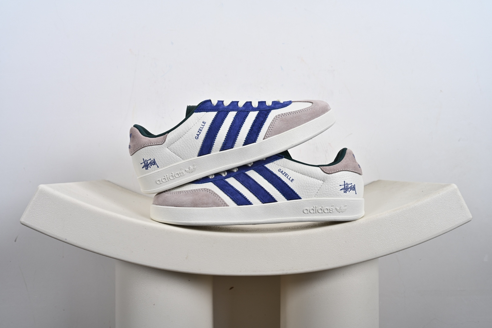 阿迪达斯 Adidas Originals Gazelle INdoor x Stussy 低帮休闲运动板鞋 DD6602 DD6601 DD6603 DD6605 DD6604 DD6607 DD6606 DD6608 DD6609 DD6610