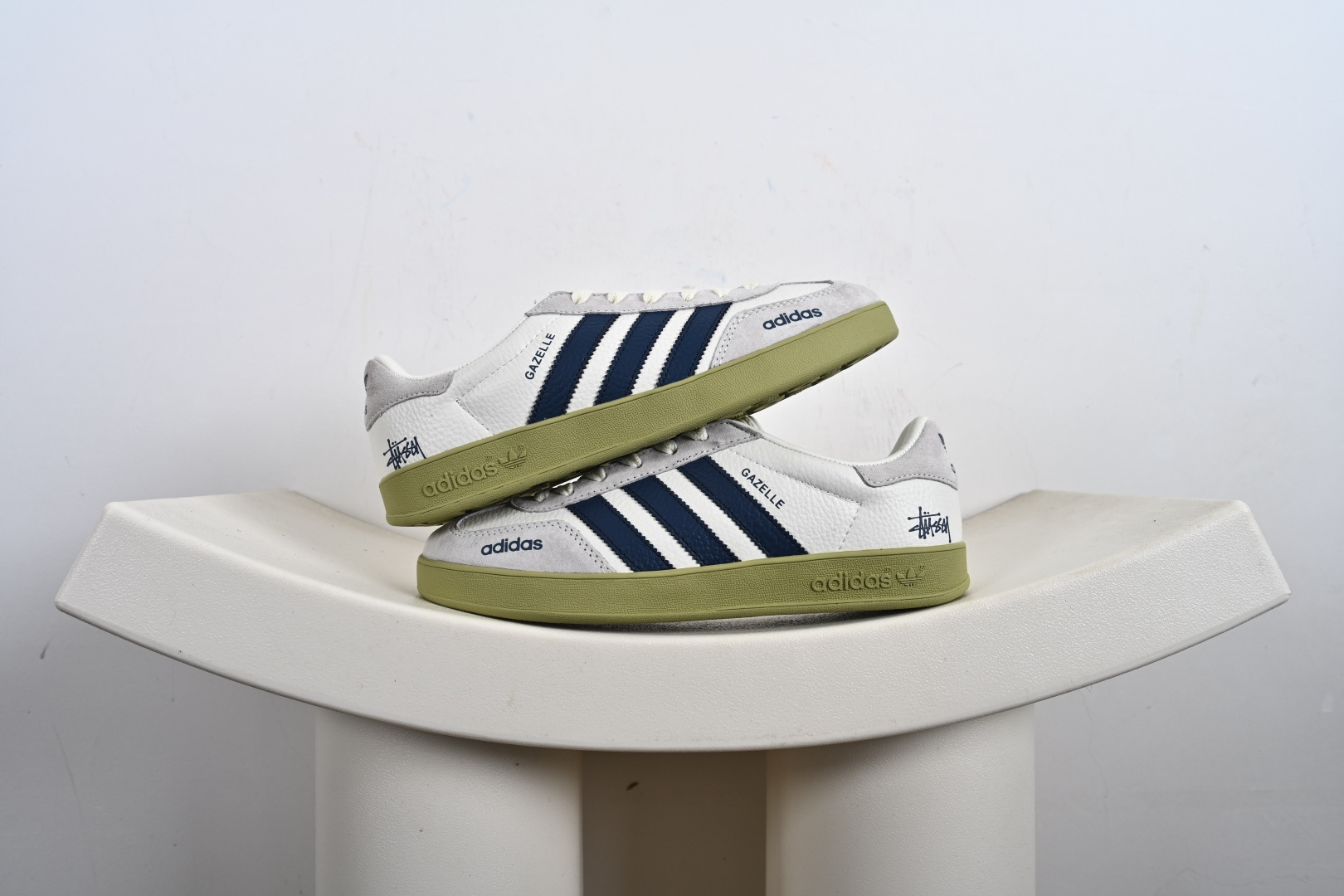 阿迪达斯 Adidas Originals Gazelle INdoor x Stussy 低帮休闲运动板鞋 DD6602 DD6601 DD6603 DD6605 DD6604 DD6607 DD6606 DD6608 DD6609 DD6610