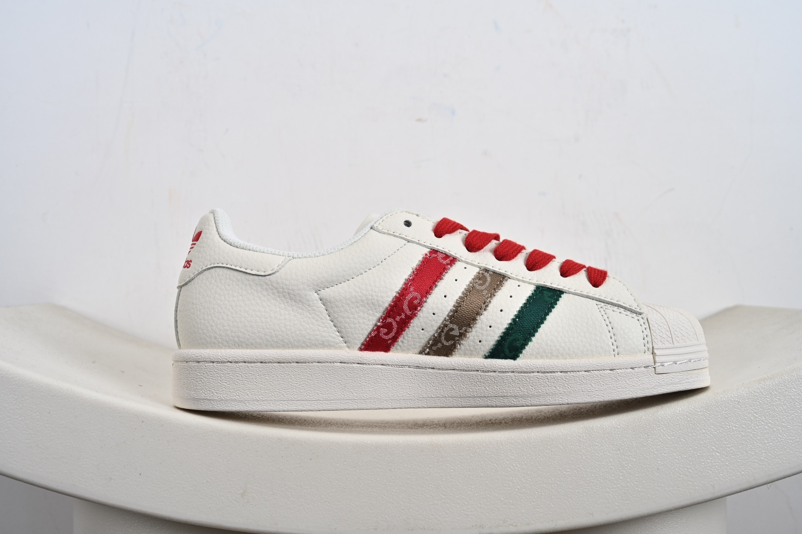 定制版AD Originals Superstar 白红 QC2601