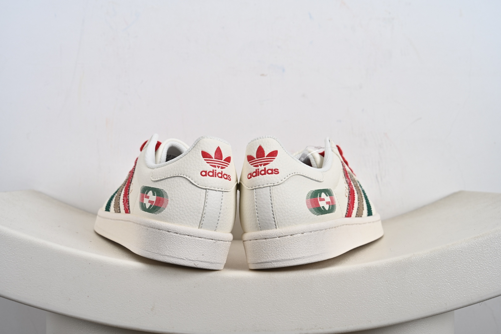定制版AD Originals Superstar 白红 QC2601