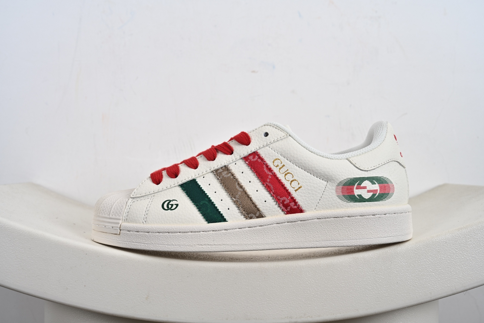 定制版AD Originals Superstar 白红 QC2601