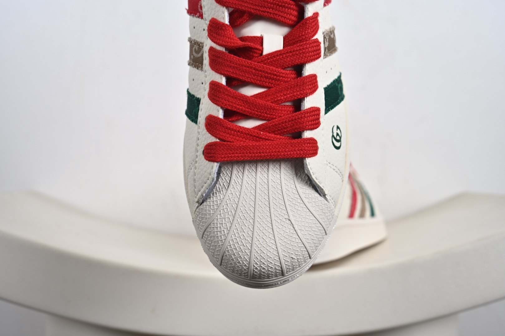 定制版AD Originals Superstar 白红 QC2601