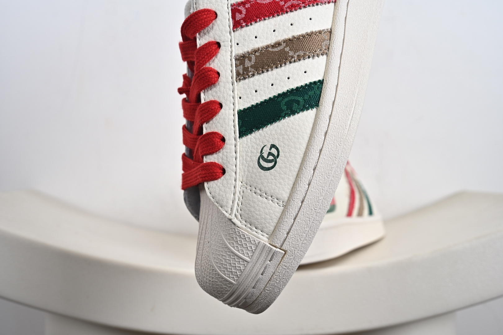 定制版AD Originals Superstar 白红 QC2601