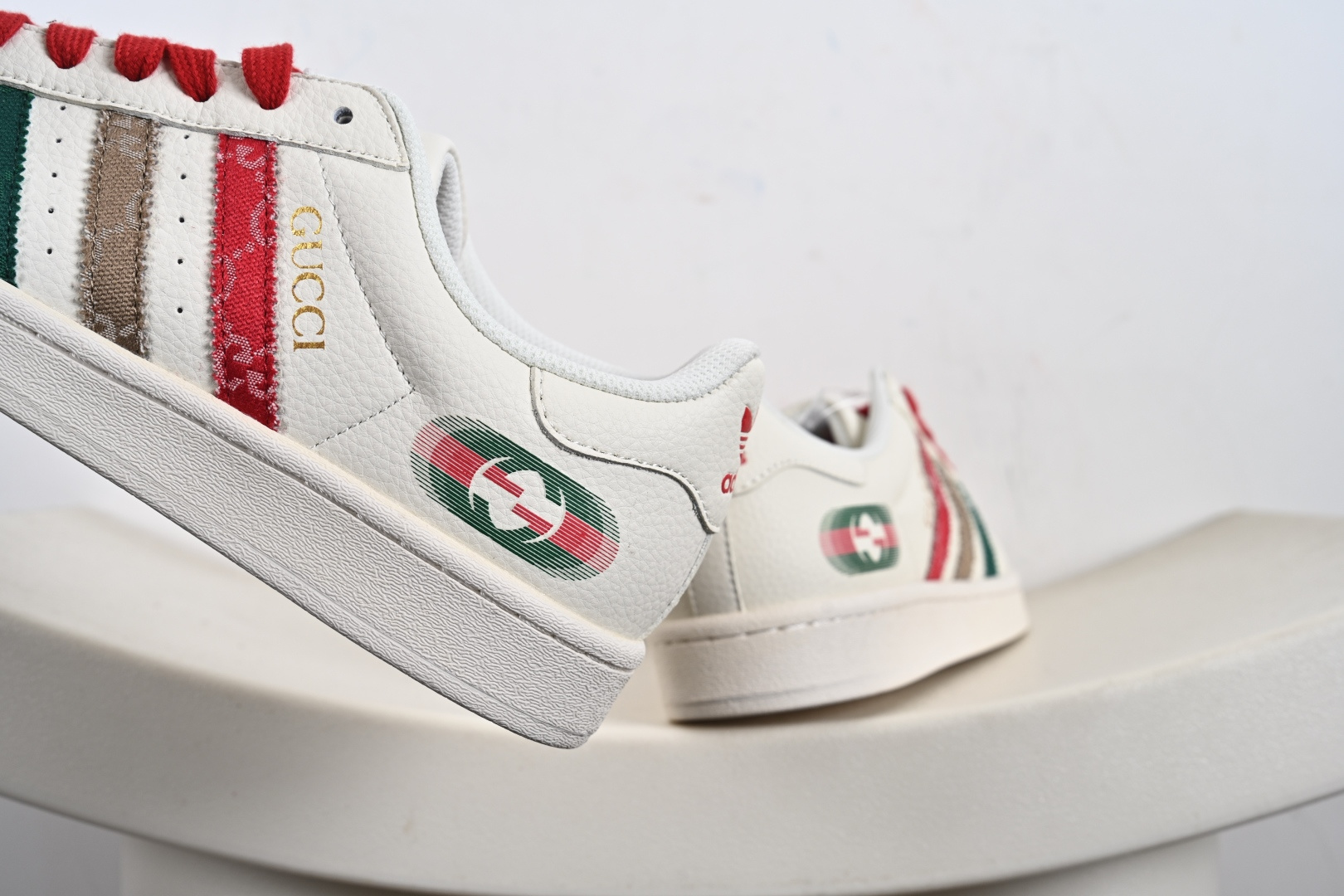 定制版AD Originals Superstar 白红 QC2601