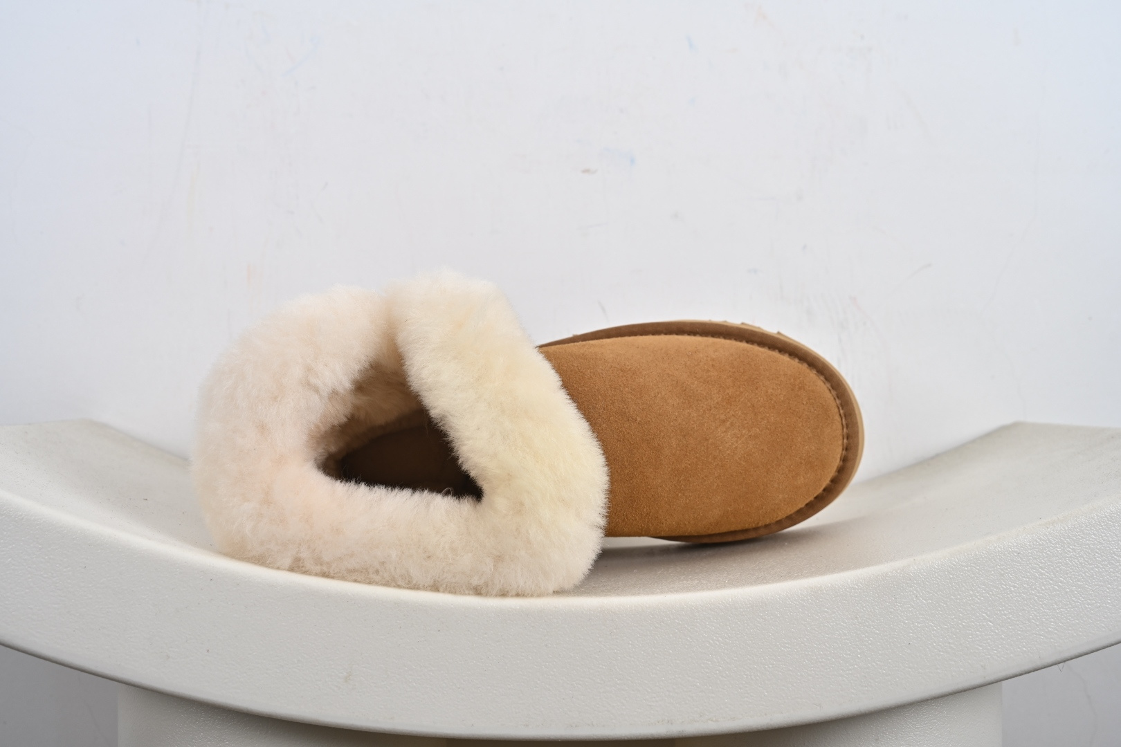 经典款 羊皮毛一体雪地靴 外 TREADLITE”轻翼”科技外底 YPAKOTA