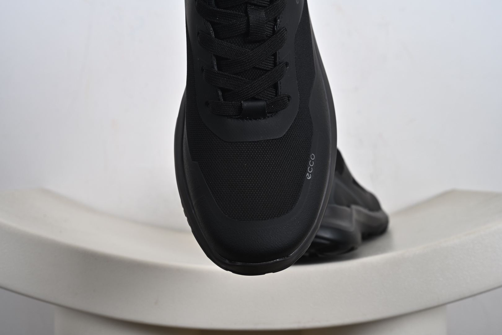 ECCO爱步登山鞋男款 舒适户外运动越野跑鞋健步BIOMC踪迹系列 882594