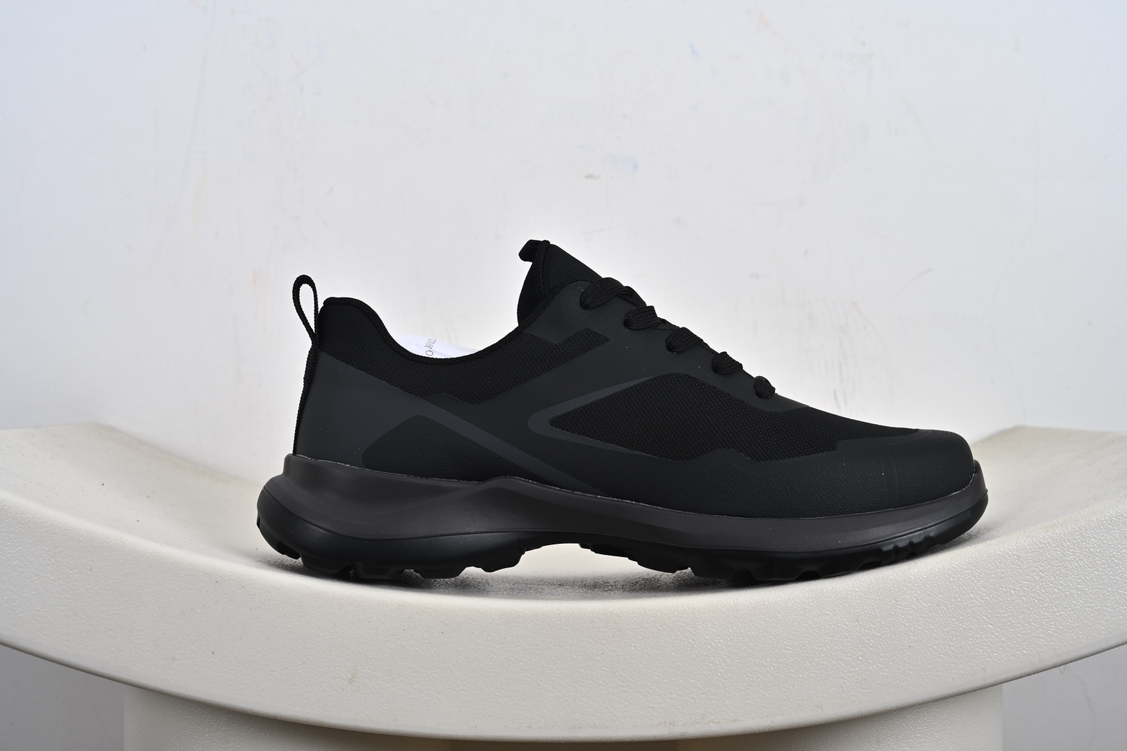 ECCO爱步登山鞋男款 舒适户外运动越野跑鞋健步BIOMC踪迹系列 882594