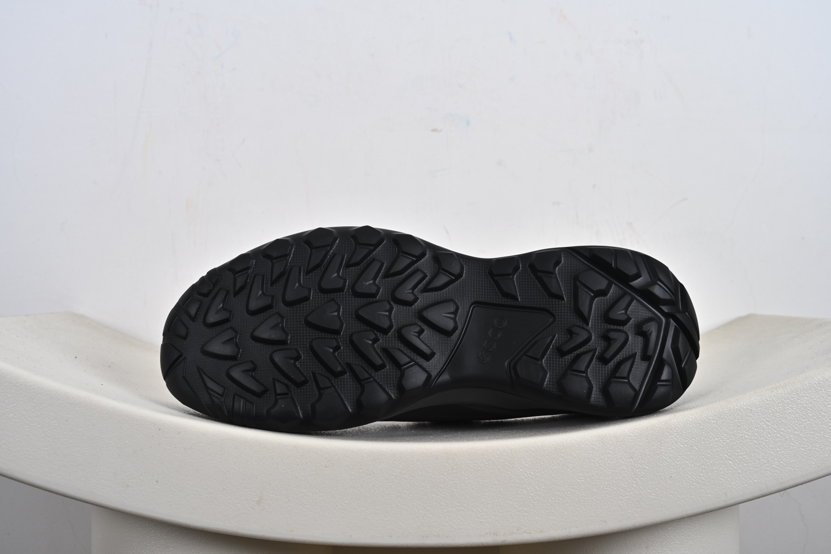 ECCO爱步登山鞋男款 舒适户外运动越野跑鞋健步BIOMC踪迹系列 882594