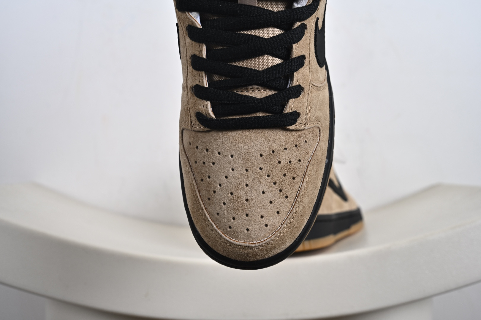 Nike SB Dunk Low pro 独家版型蒸餾加工帶來的是更好的视觉和脚感体验 超高清洁度 皮料切割干净无任何毛边 细节完美 HF3063-002