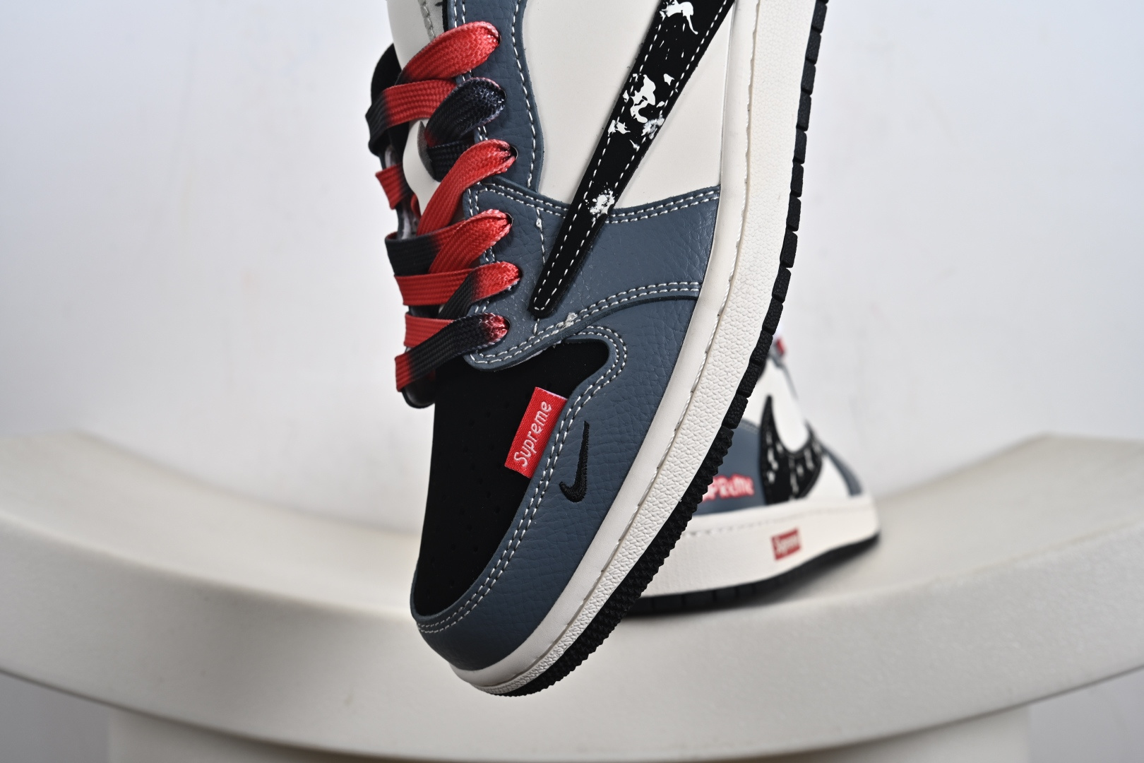 Nike Air Jordan 1 Low 定制配色 supreme联名 定制AJ联名-高端定制 低帮复古文化板鞋 QW5088-202