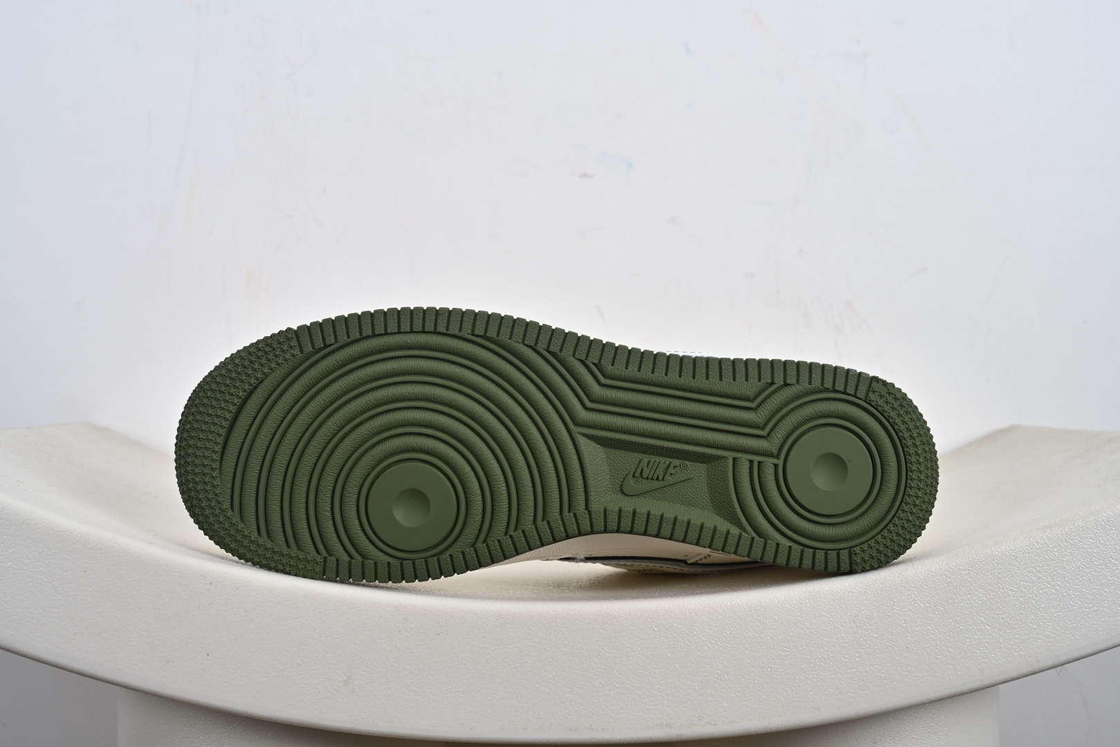 村 定制版Nike Air Force 1'07 Low 巴宝莉联名 米军绿电绣 空军一号低帮休闲板鞋 JP8028-003