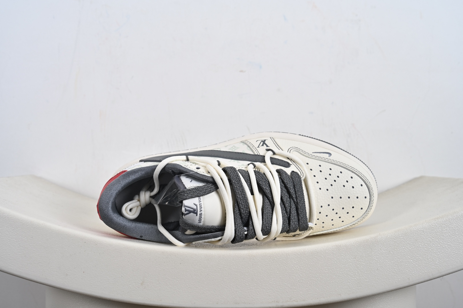 Travis Scott x Fragment Design x Jordan Air Jordan 1 Low OG SP LV联名-米灰印花红标” HT5088-605