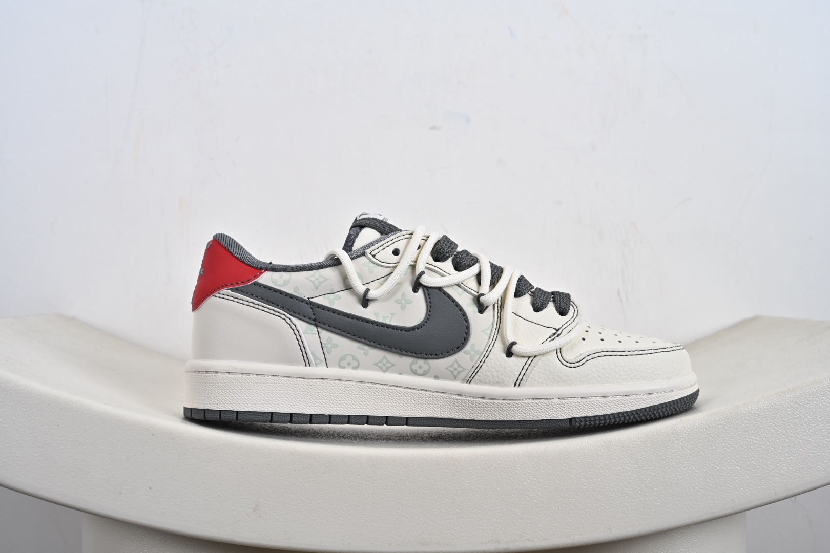 Travis Scott x Fragment Design x Jordan Air Jordan 1 Low OG SP LV联名-米灰印花红标” HT5088-605