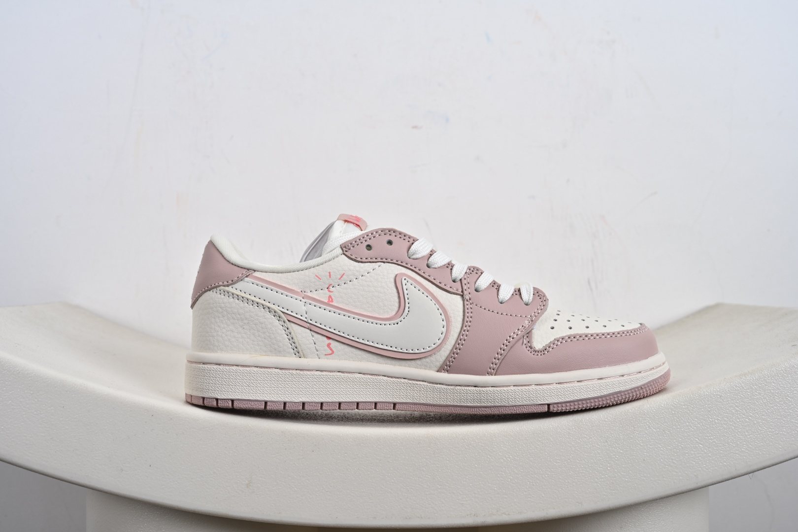 Nike Air Jordan 1 Low 定制配色 拉布布联名 定制AJ联名-高端定制 低帮复古文化板鞋 DZ5899-021