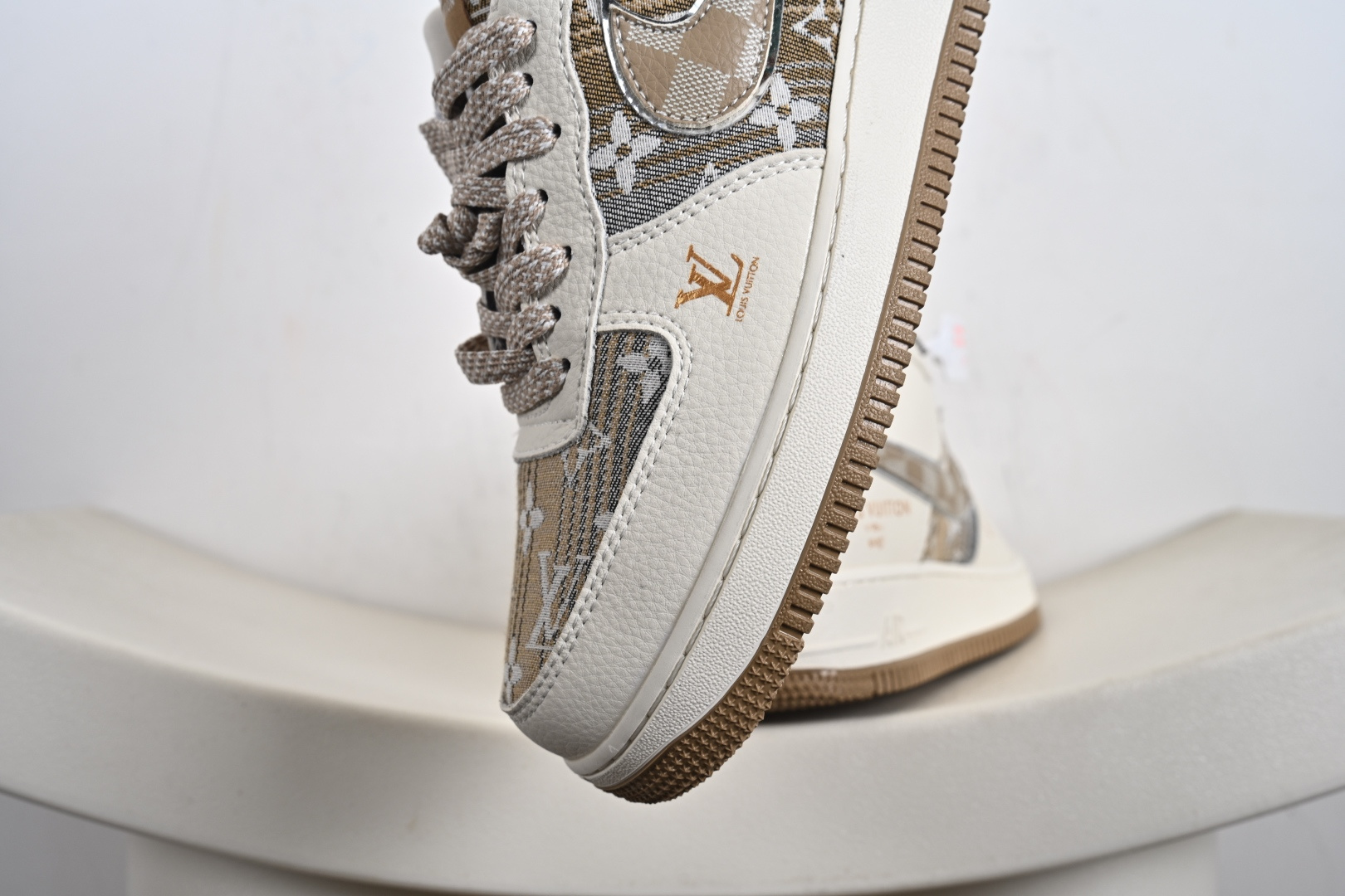 高端定制Nike Air Force 1 '07 Low “路易威登LV联名--- 米白黄帆布印花” 高端定制 低帮休闲板鞋 XL1979-107