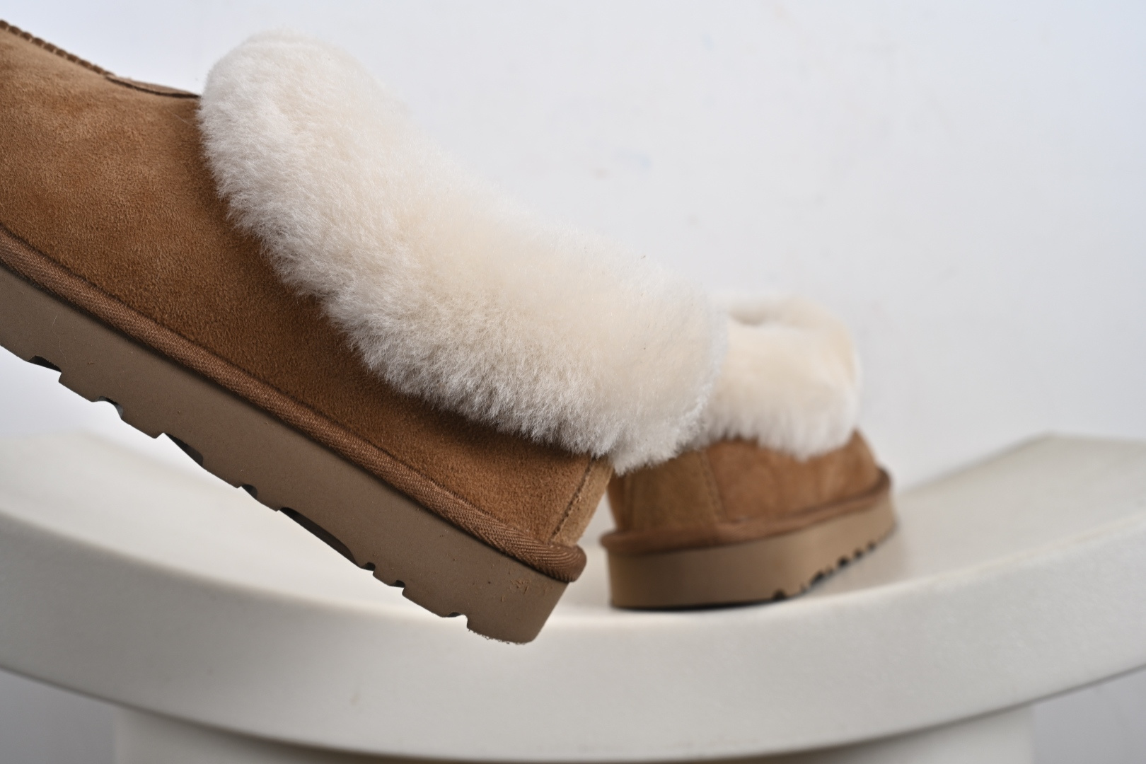 经典款 羊皮毛一体雪地靴 TREADLITE”轻翼”科技外底 1016422