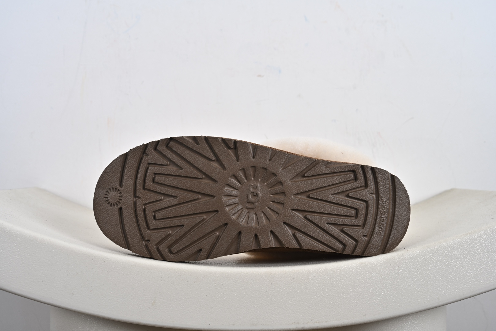 经典款 羊皮毛一体雪地靴 TREADLITE”轻翼”科技外底 1016422