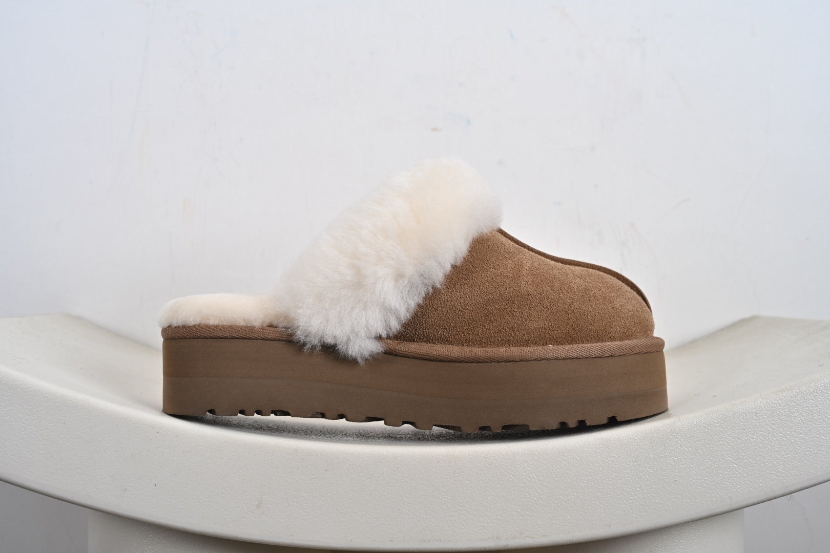 经典款 羊皮毛一体雪地靴 TREADLITE”轻翼”科技外底 1122550